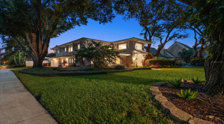 Belleair, Florida 33756, 4 Bedroom Bedrooms, ,4 Bathroombathrooms,Residential,For Sale,Park,0,Mfrtb8542534