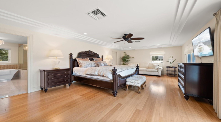 Belleair, Florida 33756, 4 Bedroom Bedrooms, ,4 Bathroombathrooms,Residential,For Sale,Park,0,Mfrtb8542534
