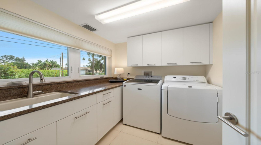 Belleair, Florida 33756, 4 Bedroom Bedrooms, ,4 Bathroombathrooms,Residential,For Sale,Park,0,Mfrtb8542534