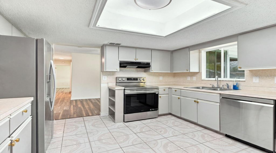 Summerfield, Florida 34491, 2 Bedroom Bedrooms, ,2 Bathroombathrooms,Residential,For Sale,108Th,0,Mfrtb8542986