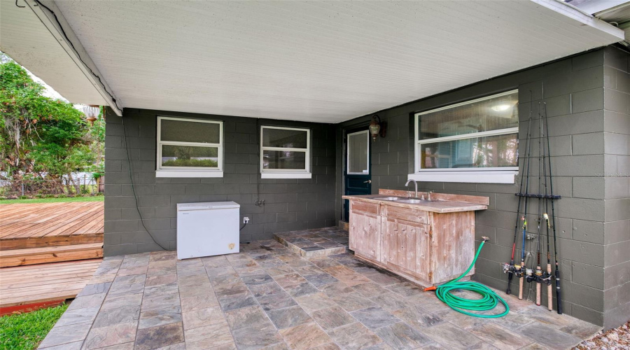 Outdoor Kitchen