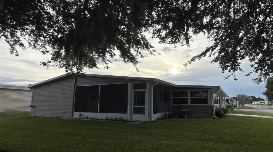Haines City, Florida 33844, 2 Bedroom Bedrooms, ,2 Bathroombathrooms,Residential,For Sale,Victoria,0,Mfrl4963704