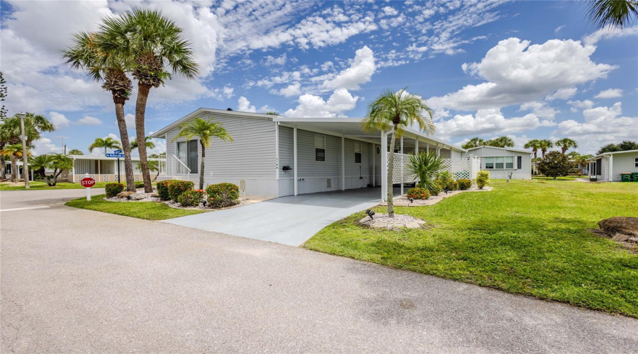 Port Charlotte, Florida 33980, 3 Bedroom Bedrooms, ,2 Bathroombathrooms,Residential,For Sale,Kings,0,Mfrc7529645