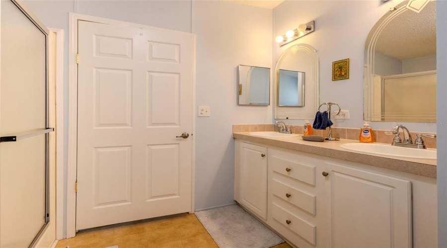 Port Charlotte, Florida 33980, 3 Bedroom Bedrooms, ,2 Bathroombathrooms,Residential,For Sale,Kings,0,Mfrc7529645