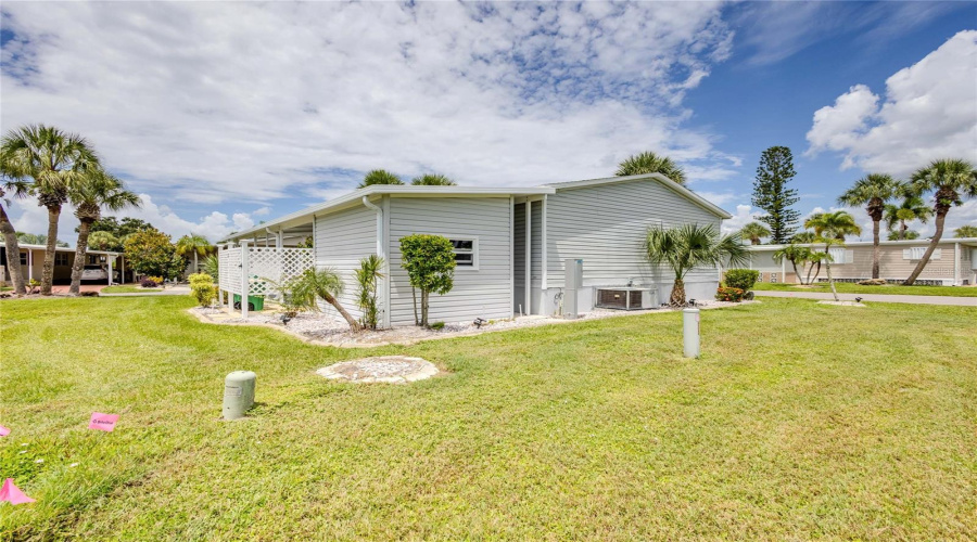 Port Charlotte, Florida 33980, 3 Bedroom Bedrooms, ,2 Bathroombathrooms,Residential,For Sale,Kings,0,Mfrc7529645