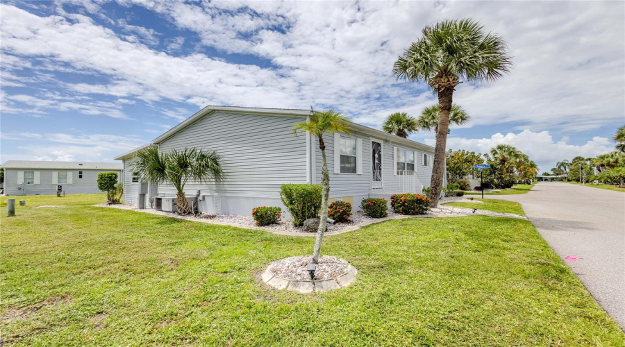 Port Charlotte, Florida 33980, 3 Bedroom Bedrooms, ,2 Bathroombathrooms,Residential,For Sale,Kings,0,Mfrc7529645