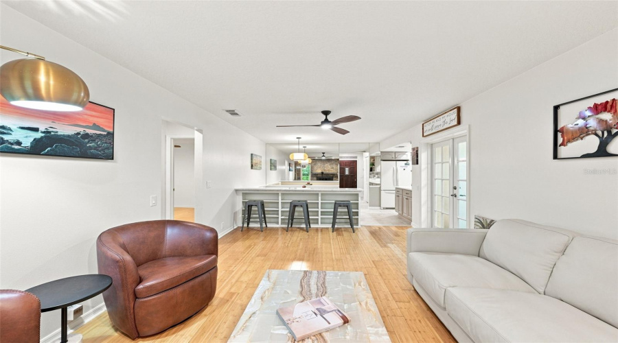 Tampa, Florida 33612, 3 Bedroom Bedrooms, ,2 Bathroombathrooms,Residential,For Sale,Fore,0,Mfrtb8536483