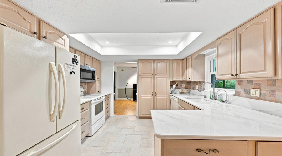 Tampa, Florida 33612, 3 Bedroom Bedrooms, ,2 Bathroombathrooms,Residential,For Sale,Fore,0,Mfrtb8536483
