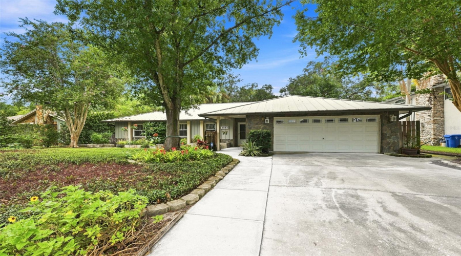 Tampa, Florida 33612, 3 Bedroom Bedrooms, ,2 Bathroombathrooms,Residential,For Sale,Fore,0,Mfrtb8536483