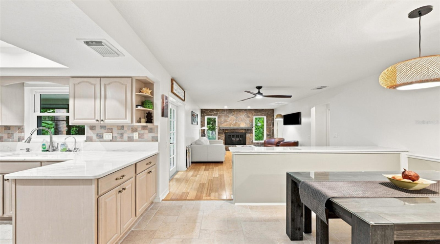 Tampa, Florida 33612, 3 Bedroom Bedrooms, ,2 Bathroombathrooms,Residential,For Sale,Fore,0,Mfrtb8536483