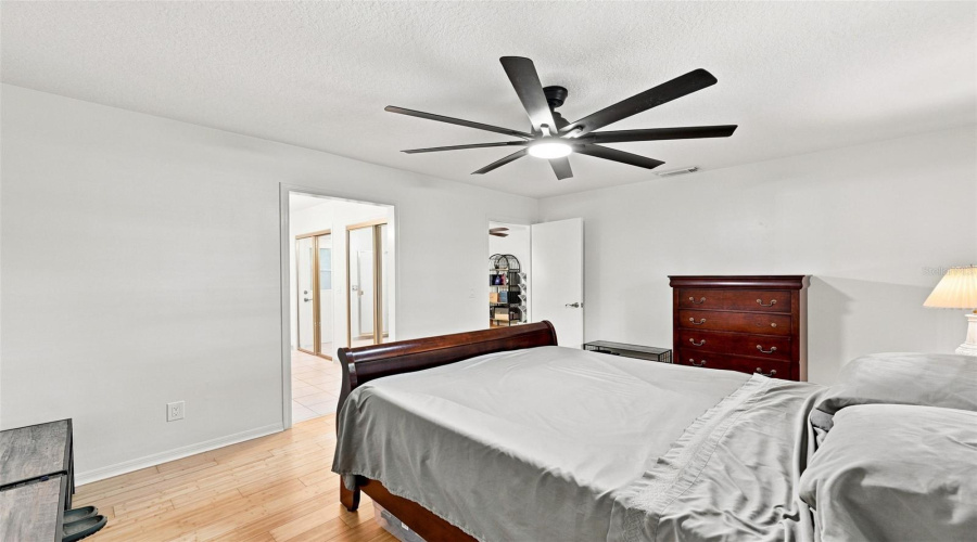 Tampa, Florida 33612, 3 Bedroom Bedrooms, ,2 Bathroombathrooms,Residential,For Sale,Fore,0,Mfrtb8536483