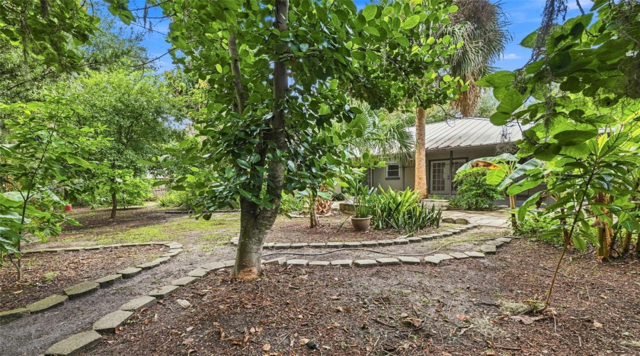 Tampa, Florida 33612, 3 Bedroom Bedrooms, ,2 Bathroombathrooms,Residential,For Sale,Fore,0,Mfrtb8536483