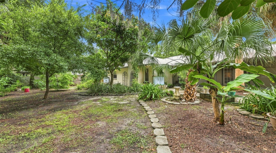Tampa, Florida 33612, 3 Bedroom Bedrooms, ,2 Bathroombathrooms,Residential,For Sale,Fore,0,Mfrtb8536483