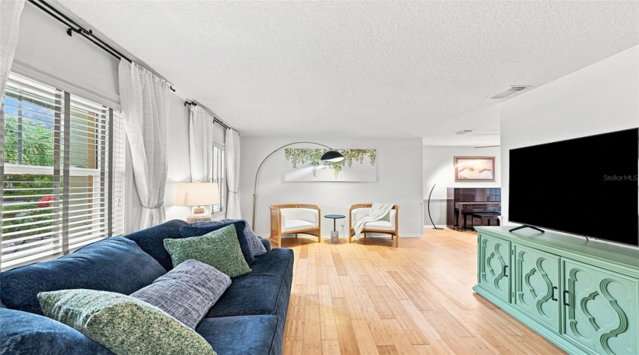 Tampa, Florida 33612, 3 Bedroom Bedrooms, ,2 Bathroombathrooms,Residential,For Sale,Fore,0,Mfrtb8536483