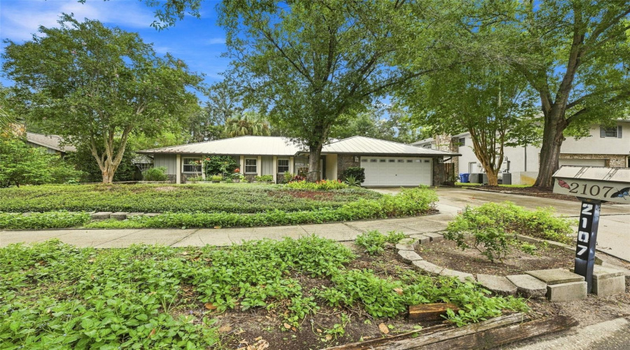 Tampa, Florida 33612, 3 Bedroom Bedrooms, ,2 Bathroombathrooms,Residential,For Sale,Fore,0,Mfrtb8536483