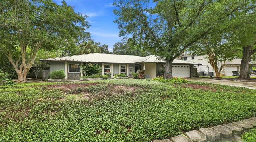 Tampa, Florida 33612, 3 Bedroom Bedrooms, ,2 Bathroombathrooms,Residential,For Sale,Fore,0,Mfrtb8536483