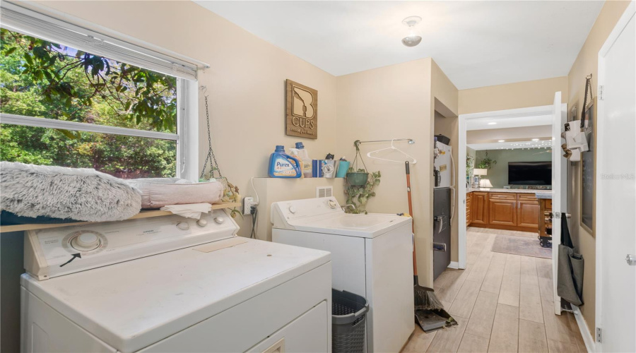 Tampa, Florida 33611, 4 Bedroom Bedrooms, ,2 Bathroombathrooms,Residential,For Sale,Hesperides,0,Mfrtb8507110