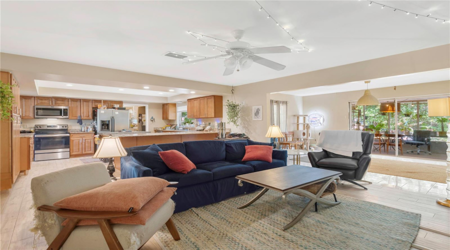 Tampa, Florida 33611, 4 Bedroom Bedrooms, ,2 Bathroombathrooms,Residential,For Sale,Hesperides,0,Mfrtb8507110