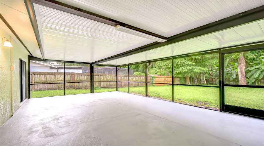 Tampa, Florida 33624, 3 Bedroom Bedrooms, ,2 Bathroombathrooms,Residential,For Sale,Oakmanor,0,Mfrtb8542767