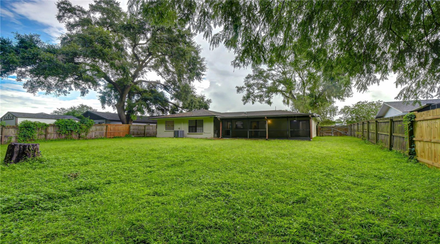 Tampa, Florida 33624, 3 Bedroom Bedrooms, ,2 Bathroombathrooms,Residential,For Sale,Oakmanor,0,Mfrtb8542767
