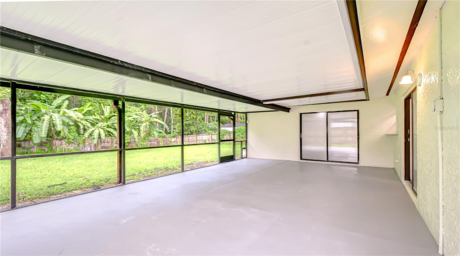 Tampa, Florida 33624, 3 Bedroom Bedrooms, ,2 Bathroombathrooms,Residential,For Sale,Oakmanor,0,Mfrtb8542767