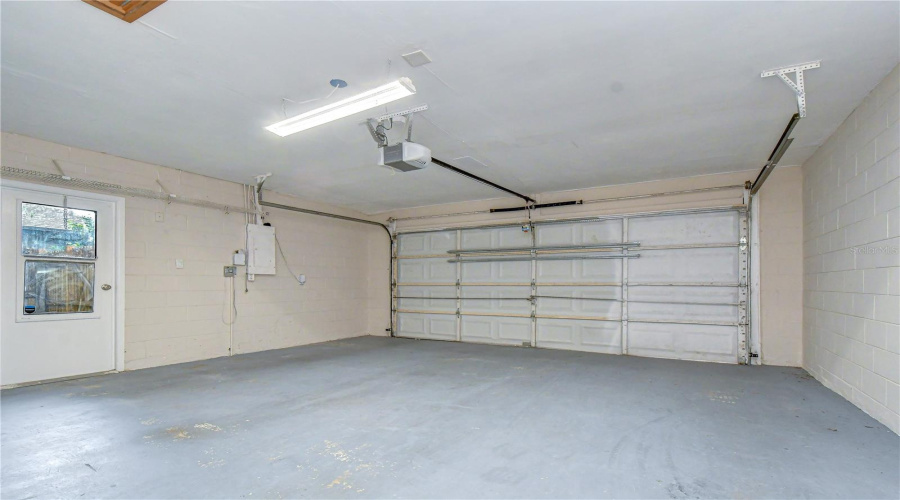 Tampa, Florida 33624, 3 Bedroom Bedrooms, ,2 Bathroombathrooms,Residential,For Sale,Oakmanor,0,Mfrtb8542767