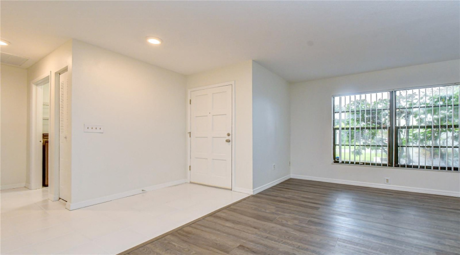 Tampa, Florida 33624, 3 Bedroom Bedrooms, ,2 Bathroombathrooms,Residential,For Sale,Oakmanor,0,Mfrtb8542767