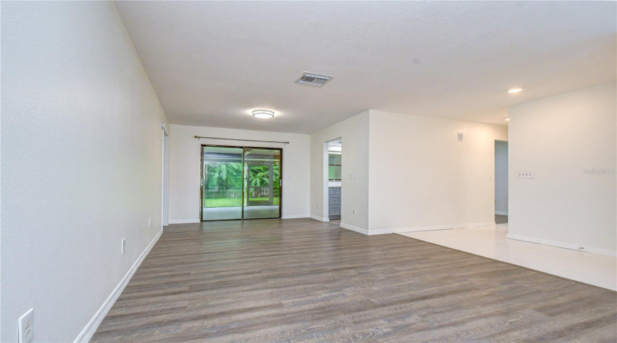 Living Room/Dining Room