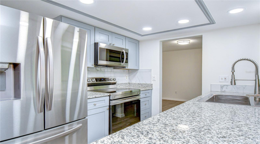 Tampa, Florida 33624, 3 Bedroom Bedrooms, ,2 Bathroombathrooms,Residential,For Sale,Oakmanor,0,Mfrtb8542767