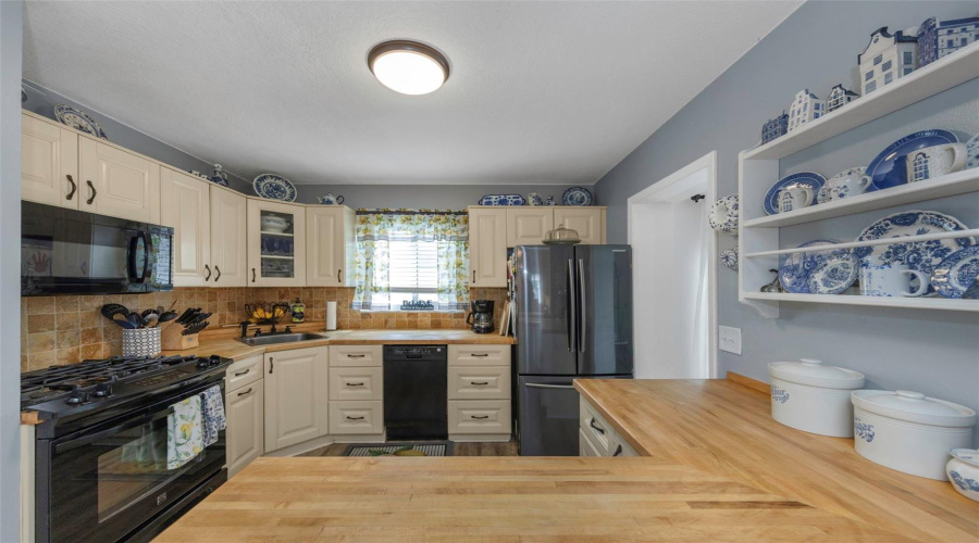 Pinellas Park, Florida 33782, 2 Bedroom Bedrooms, ,1 Bathroombathrooms,Residential,For Sale,Tulip,0,Mfrtb8540882