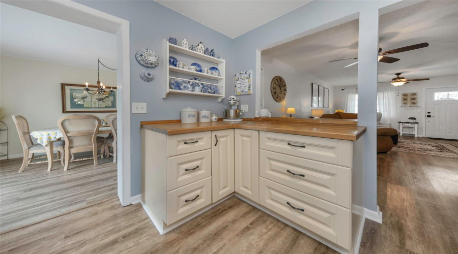 Pinellas Park, Florida 33782, 2 Bedroom Bedrooms, ,1 Bathroombathrooms,Residential,For Sale,Tulip,0,Mfrtb8540882