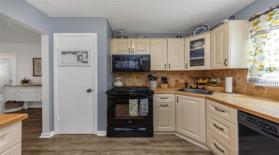 Pinellas Park, Florida 33782, 2 Bedroom Bedrooms, ,1 Bathroombathrooms,Residential,For Sale,Tulip,0,Mfrtb8540882