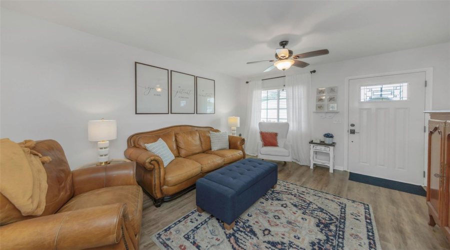 Pinellas Park, Florida 33782, 2 Bedroom Bedrooms, ,1 Bathroombathrooms,Residential,For Sale,Tulip,0,Mfrtb8540882