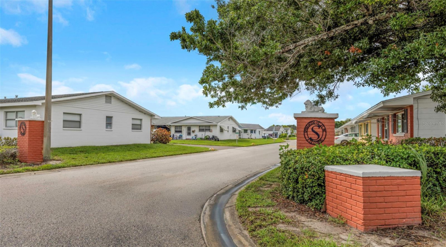 Pinellas Park, Florida 33782, 2 Bedroom Bedrooms, ,1 Bathroombathrooms,Residential,For Sale,Tulip,0,Mfrtb8540882