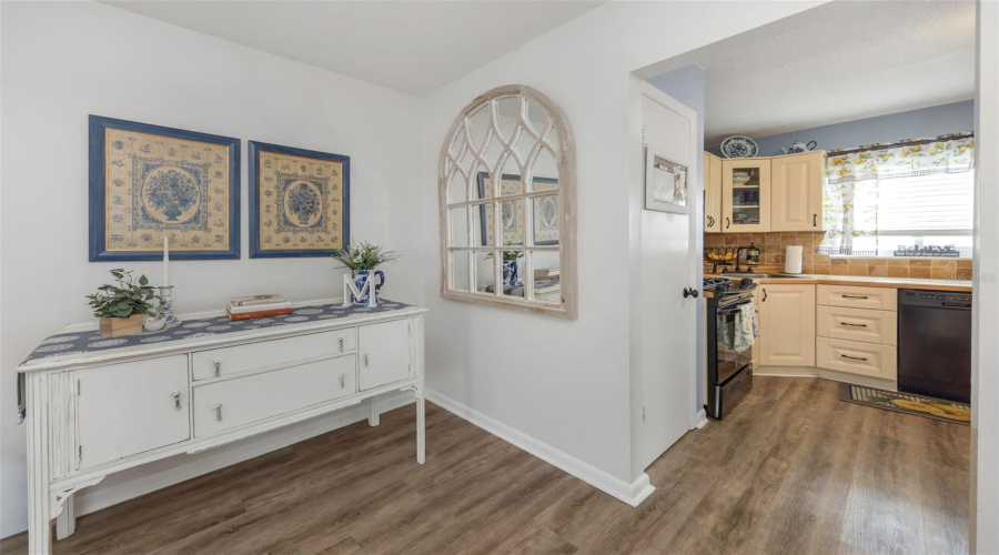 Pinellas Park, Florida 33782, 2 Bedroom Bedrooms, ,1 Bathroombathrooms,Residential,For Sale,Tulip,0,Mfrtb8540882