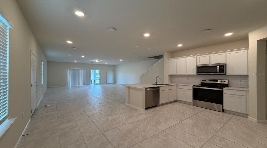 Davenport, Florida 33896, 3 Bedroom Bedrooms, ,2 Bathroombathrooms,Residential,For Sale,Stunning,0,Mfro6381260