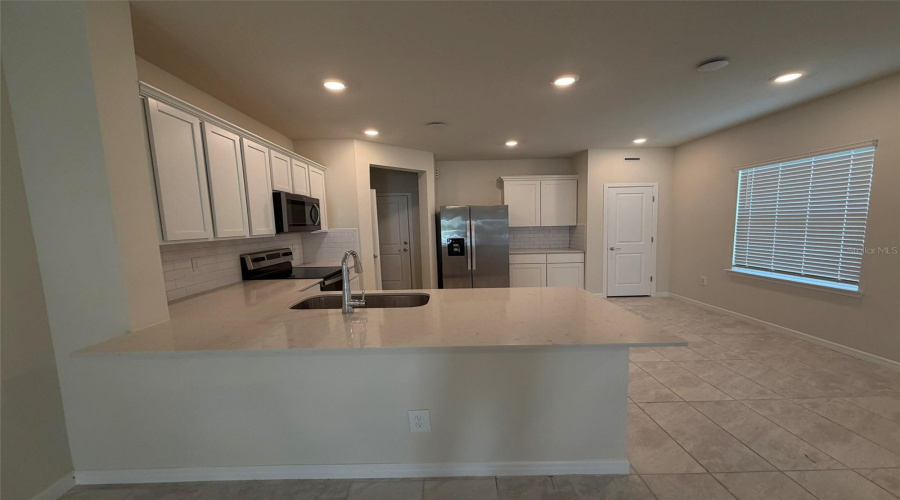 Davenport, Florida 33896, 3 Bedroom Bedrooms, ,2 Bathroombathrooms,Residential,For Sale,Stunning,0,Mfro6381260