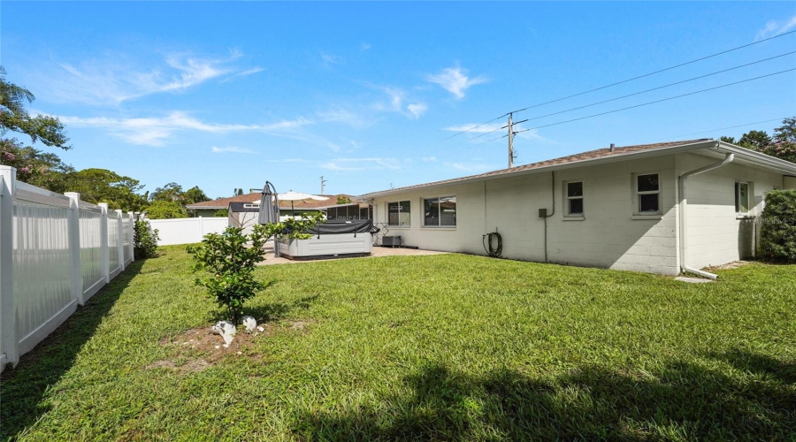 Sarasota, Florida 34231, 2 Bedroom Bedrooms, ,2 Bathroombathrooms,Residential,For Sale,Savage,0,Mfra4703273