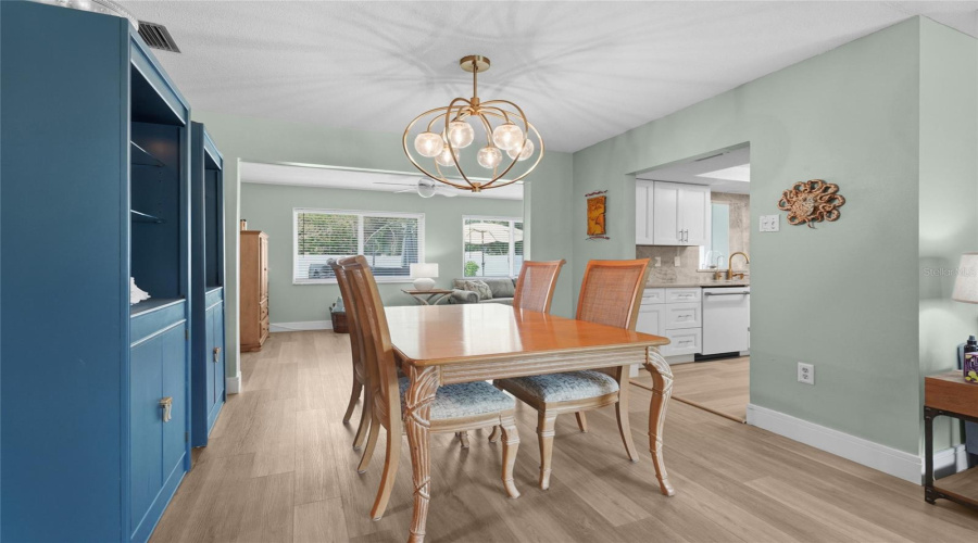 Sarasota, Florida 34231, 2 Bedroom Bedrooms, ,2 Bathroombathrooms,Residential,For Sale,Savage,0,Mfra4703273