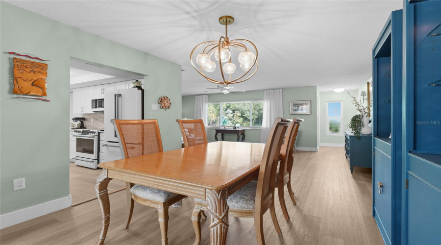 Sarasota, Florida 34231, 2 Bedroom Bedrooms, ,2 Bathroombathrooms,Residential,For Sale,Savage,0,Mfra4703273