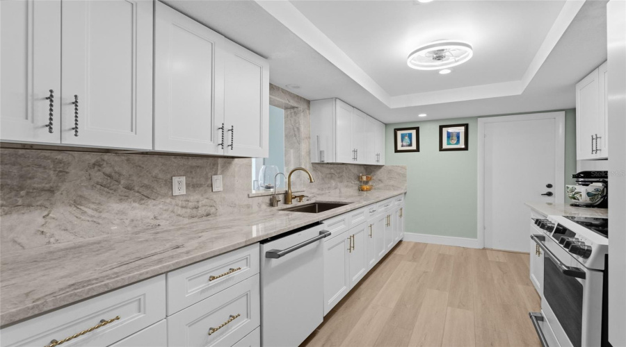 Sarasota, Florida 34231, 2 Bedroom Bedrooms, ,2 Bathroombathrooms,Residential,For Sale,Savage,0,Mfra4703273