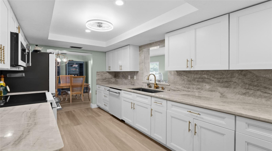 Sarasota, Florida 34231, 2 Bedroom Bedrooms, ,2 Bathroombathrooms,Residential,For Sale,Savage,0,Mfra4703273