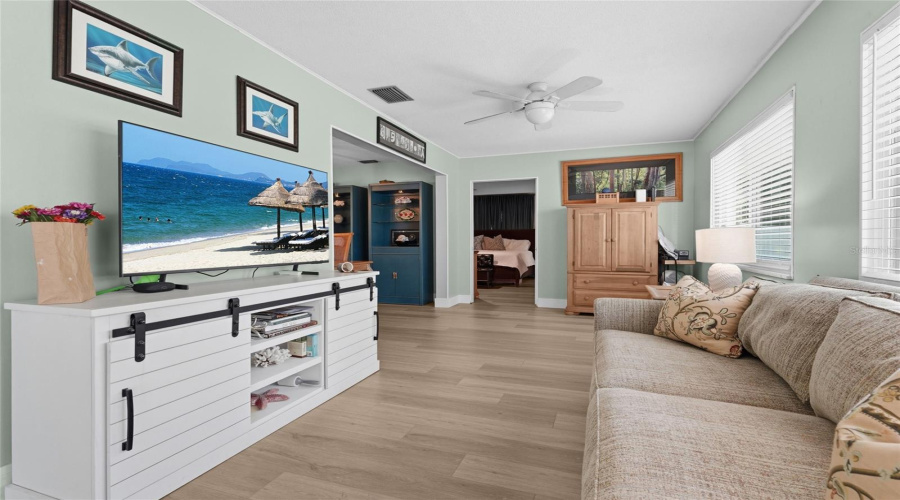 Sarasota, Florida 34231, 2 Bedroom Bedrooms, ,2 Bathroombathrooms,Residential,For Sale,Savage,0,Mfra4703273