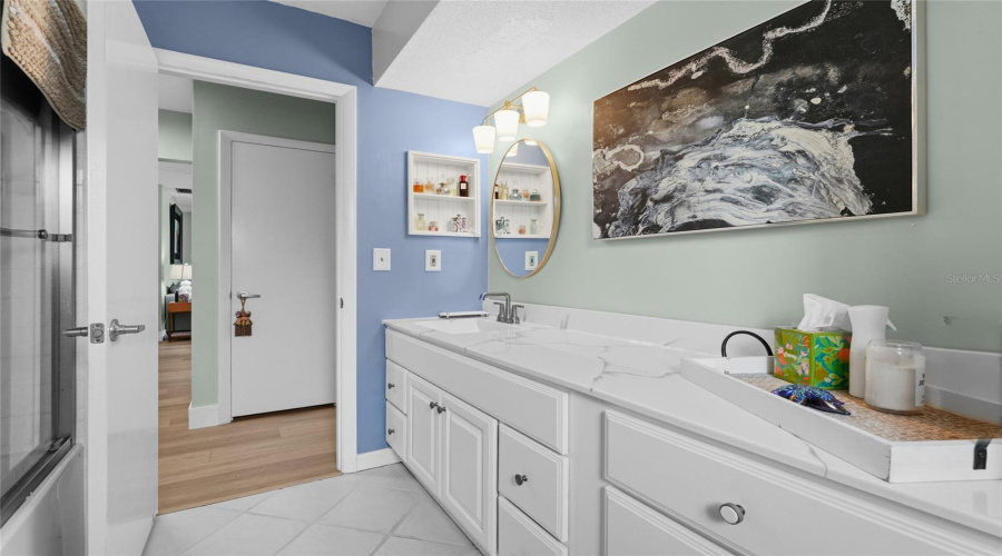 Sarasota, Florida 34231, 2 Bedroom Bedrooms, ,2 Bathroombathrooms,Residential,For Sale,Savage,0,Mfra4703273