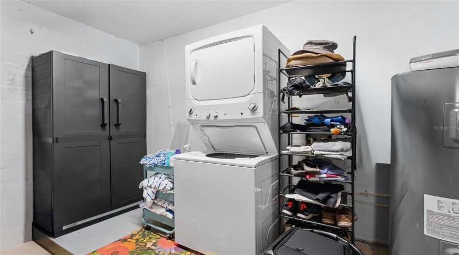 Sarasota, Florida 34231, 2 Bedroom Bedrooms, ,2 Bathroombathrooms,Residential,For Sale,Savage,0,Mfra4703273