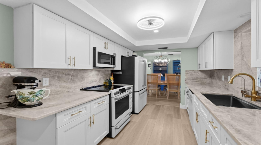 Sarasota, Florida 34231, 2 Bedroom Bedrooms, ,2 Bathroombathrooms,Residential,For Sale,Savage,0,Mfra4703273