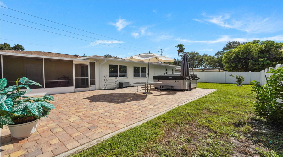 Sarasota, Florida 34231, 2 Bedroom Bedrooms, ,2 Bathroombathrooms,Residential,For Sale,Savage,0,Mfra4703273
