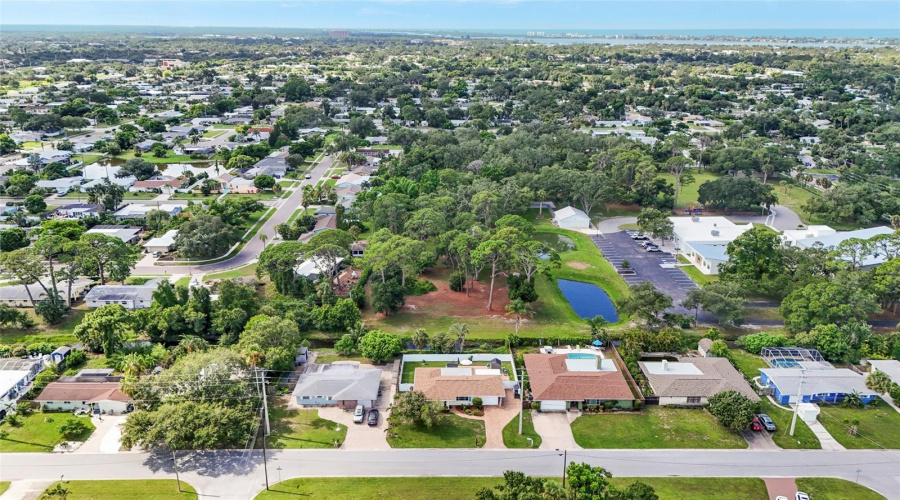 Sarasota, Florida 34231, 2 Bedroom Bedrooms, ,2 Bathroombathrooms,Residential,For Sale,Savage,0,Mfra4703273