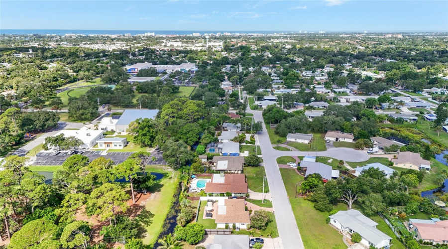 Sarasota, Florida 34231, 2 Bedroom Bedrooms, ,2 Bathroombathrooms,Residential,For Sale,Savage,0,Mfra4703273