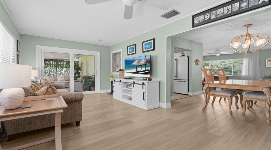 Sarasota, Florida 34231, 2 Bedroom Bedrooms, ,2 Bathroombathrooms,Residential,For Sale,Savage,0,Mfra4703273
